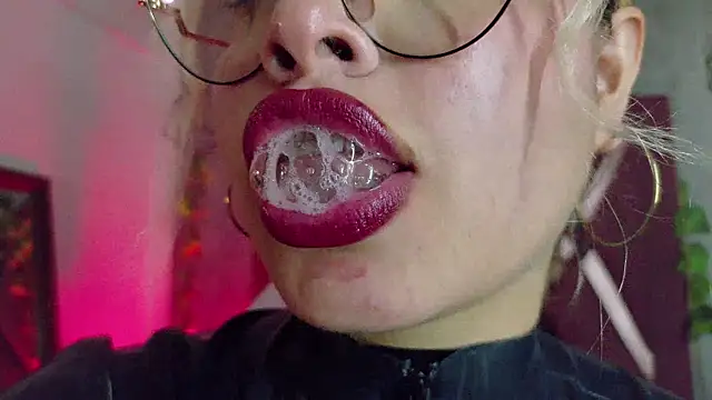 Haelycute 现场XXX聊天