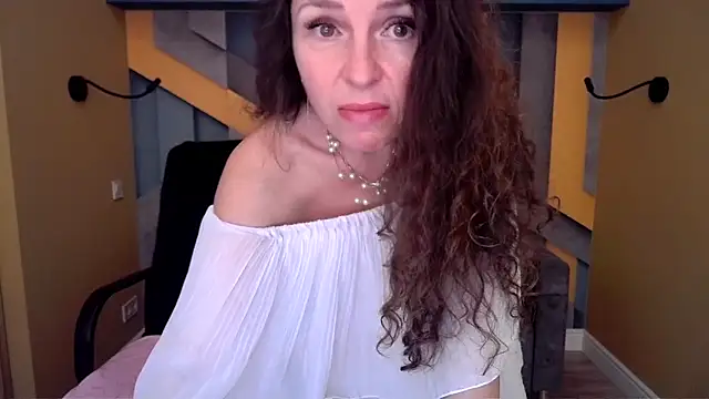 Онлайн чат XXX EllaLong