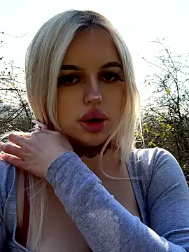 Steffi_Snowbunny Chat XXX live