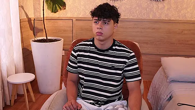 Chatroom XXX en direct de Ethan_occonor