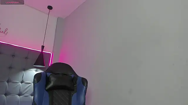 Sylasfrost live XXX chat