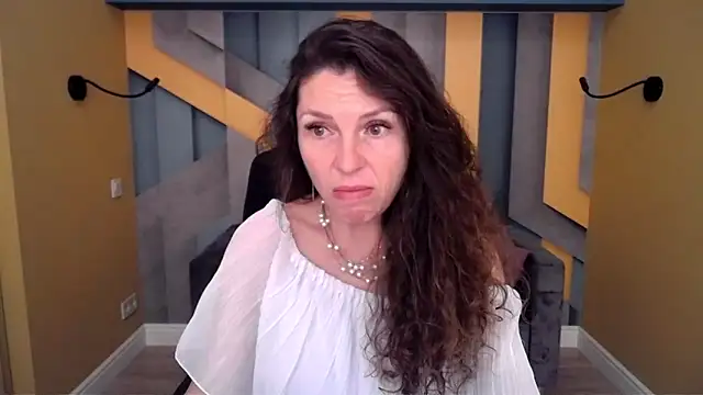 Chatroom XXX en direct de EllaLong