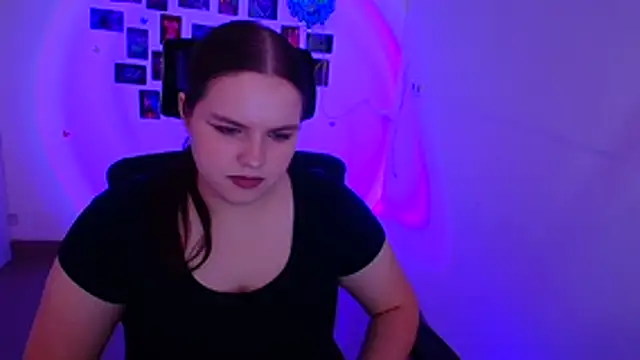 Chat +18 de Kitty_Mia_Kitty ao vivo