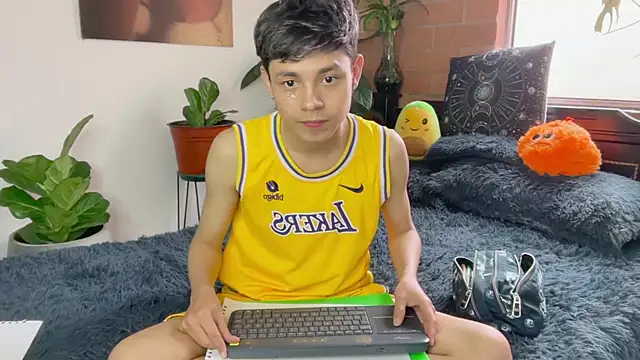 Andy_Belier23: онлайн-секс-чат