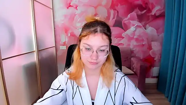 AngelinaLow's Live XXX Chat