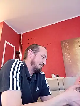 Surveillant Show in webcam