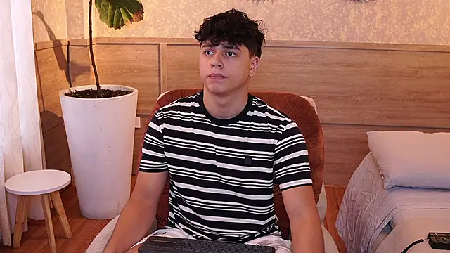 Онлайн чат XXX Ethan_occonor