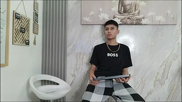 HORNY_PRETTY 现场XXX聊天