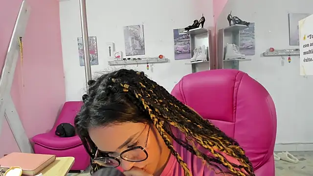 Chat +18 de CAMILA--REY ao vivo