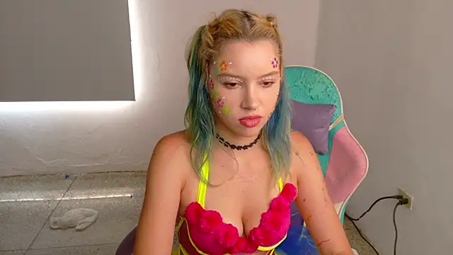 Chatroom XXX en direct de WandaDoll