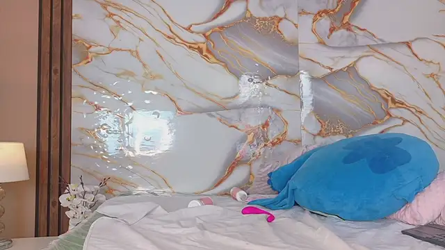 Chatroom XXX en direct de ahvi_ebony