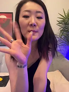 AikoYamada's Live XXX Chat