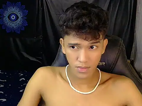 hugekenbigcock Live XXX Chat