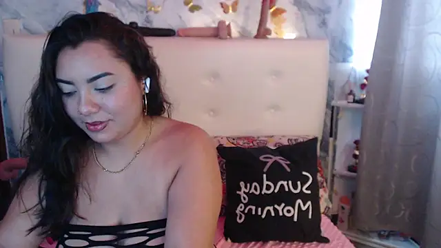 Chatroom XXX en direct de Nicolelewllss