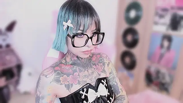 NikkiRamone Adlı Modelin Canlı XXX Sohbeti