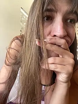 Chatroom XXX en direct de Yara-Lolii