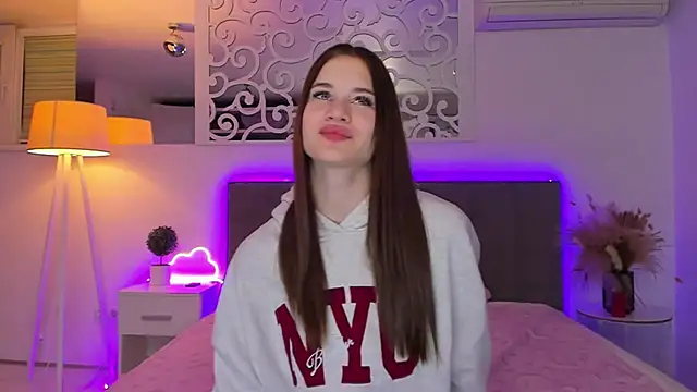 Show modela LuisaClover na web-kameri