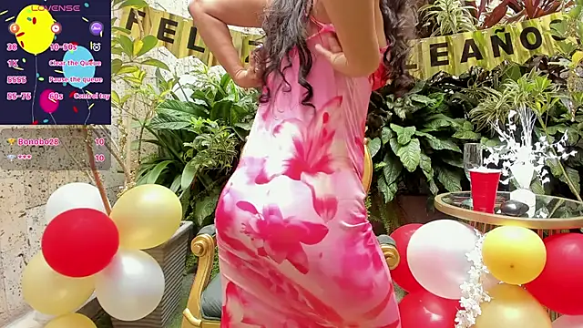 Staarhot élő XXX-chatje