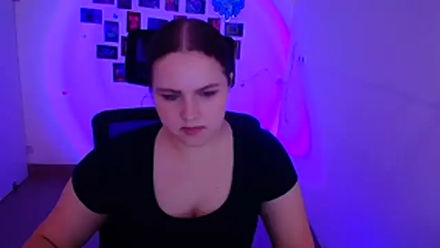 Kitty_Mia_Kitty Obrolan Langsung XXX