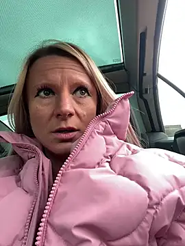 Онлайн чат XXX LaMadrina006