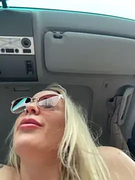 June695_n Webbikameraesitys