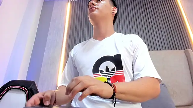 BenitoSaenz élő XXX-chatje