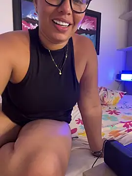 Czat XXX na żywo – Kira_Spiicy