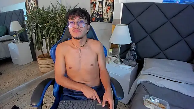 kai_storn élő XXX-chatje