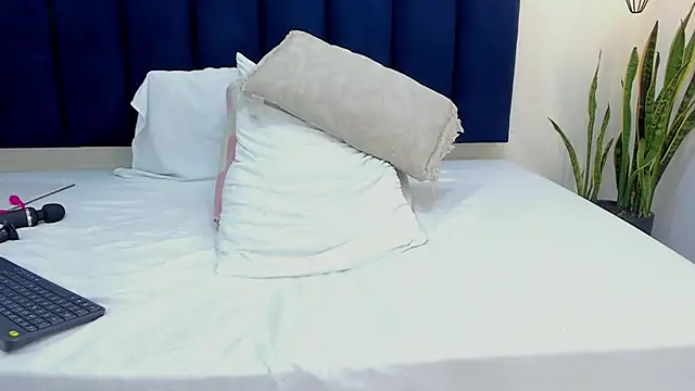 mayaevansmg Chat XXX in diretta