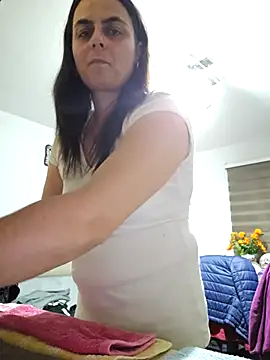 IsabelleCraftn Live XXX chat