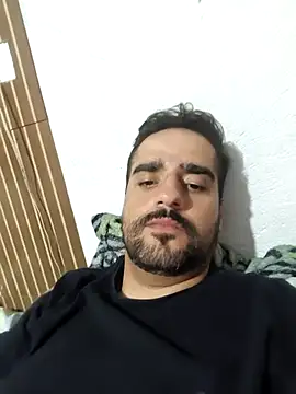 gusto14cm: διαδικτυακό σόου στην κάμερα