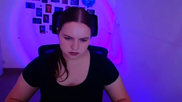 Kitty_Mia_KittyのライブXXXチャット