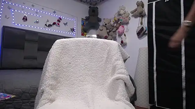 Sharloth_milf 网络视讯表演