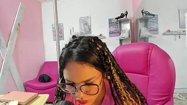 Chat +18 de CAMILA--REY ao vivo