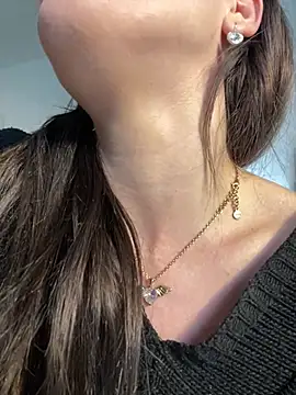 Онлайн чат XXX JolieBee