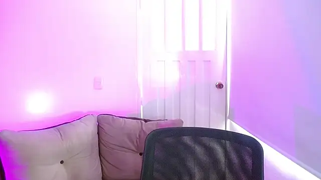 milfrousse: απευθείας συνομιλία ΧΧΧ