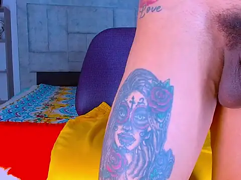 Hot_Latino_x Live XXX-Chat