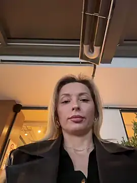 Show modela VikaBunny1 na web-kameri