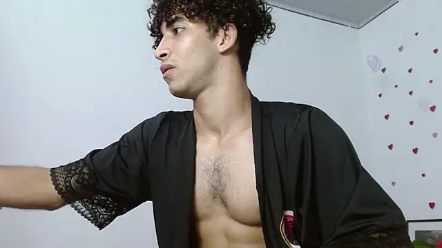 Caius_fox Show in webcam