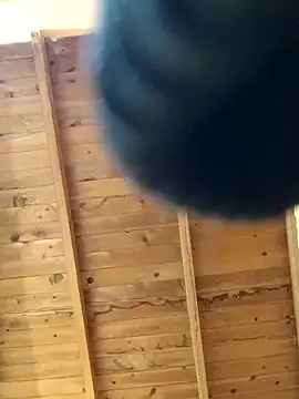 Chat +18 de HallowedMilan ao vivo