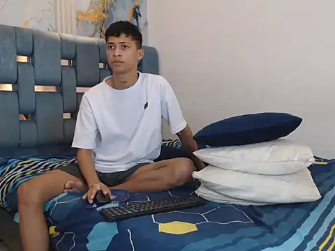 GOLD_BOYS: απευθείας συνομιλία ΧΧΧ