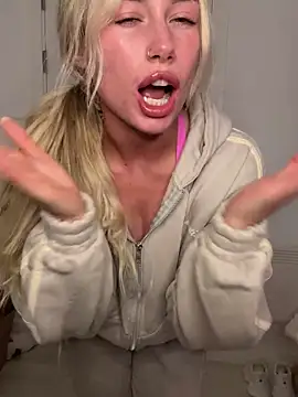 SexySaraxxoo Webcam Show