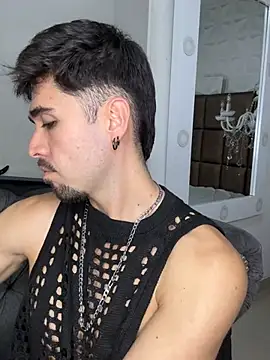 BrunoTurnerrのライブXXXチャット