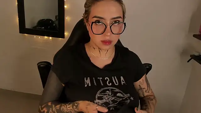 AnnikaMerliahh_n Live XXX chat