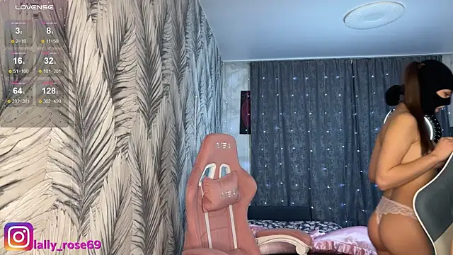 Pokazy przed kamerką – LallyRose69