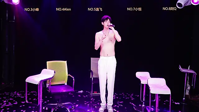 AAA-winner লাইভ XXX চ্যাট