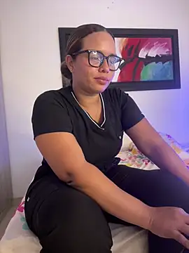 Chatroom XXX en direct de Kira_Spiicy