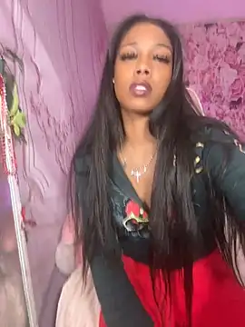 Pokazy przed kamerką – mismialove