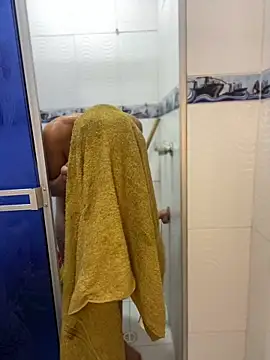 Esperanza_GS: διαδικτυακό σόου στην κάμερα