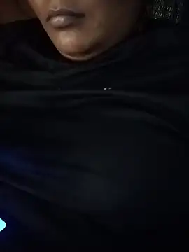 Chat +18 de yazhini ao vivo